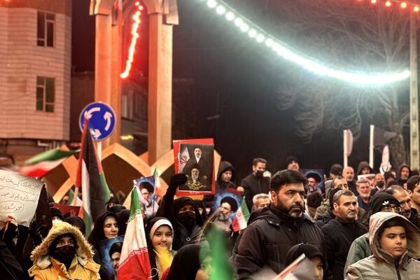 ایستاده‌‌ایم برای ایران