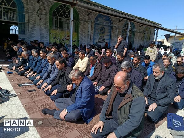 تجمع مردم برای اتحاد در مصلی بهار