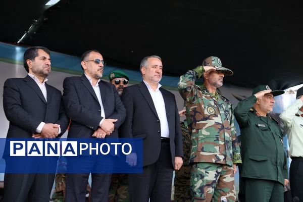 مراسم گرامیداشت روز ارتش در بیرجند 