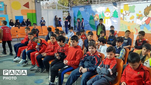 آغاز المیپاد ورزشی درون مدرسه ای در دبستان رزاقی ناحیه 3 مشهد