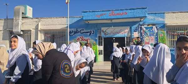 بازارچه کتاب در دبستان سمیه