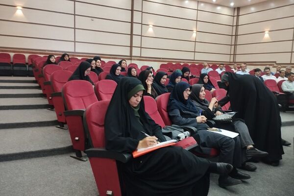 ترسیم نقشه راه مدیریت مدارس؛ برگزاری همایش مدارس تراز ویژه مدیران متوسطه اول در شهرستان قدس