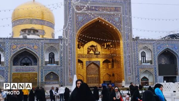 چهارشنبه که می‌شود، حرم امام رضا(ع) شلوغ‌تر از همیشه است