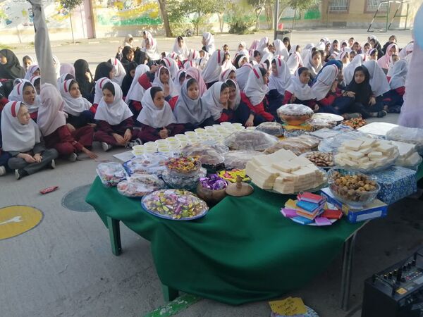 جشن ولادت حضرت زینب(س) و بزرگداشت روز پرستار در دبستان تکتم