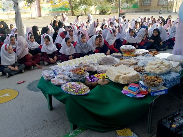 جشن ولادت حضرت زینب(س) و بزرگداشت روز پرستار در دبستان تکتم