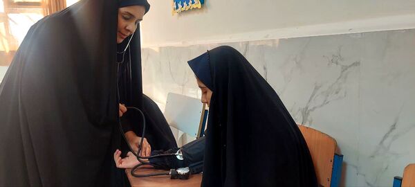 افتتاح اتاق بهداشت در دبیرستان نسرین عرب ساوه