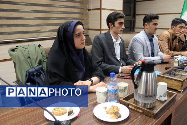 نشست مشورتی و گفت‌و‌گوی بین نسلی معاون سیاسی و اجتماعی استاندار آذربایجان شرقی