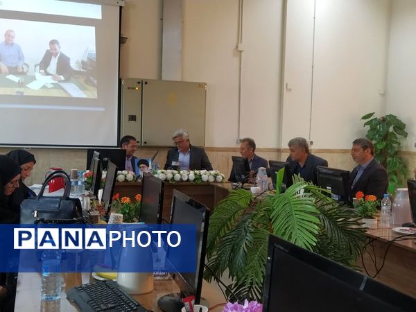  ششمین جلسه پروژه مهر ناحیه ۶ در هنرستان دارالفنون