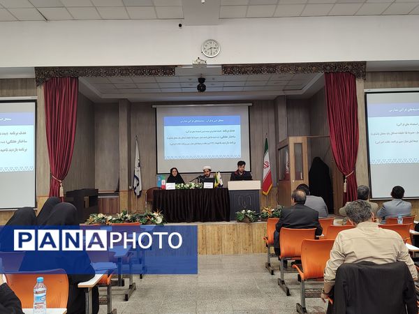 جلسه معاونین و مربیان پرورشی  ناحیه سه در دبیرستان مصلی نژاد حضرت زهرا(س)