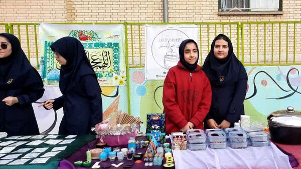 جشنواره بازارچه خوارزمی در دبیرستان بهرام رزمی ناحیه یک شیراز
