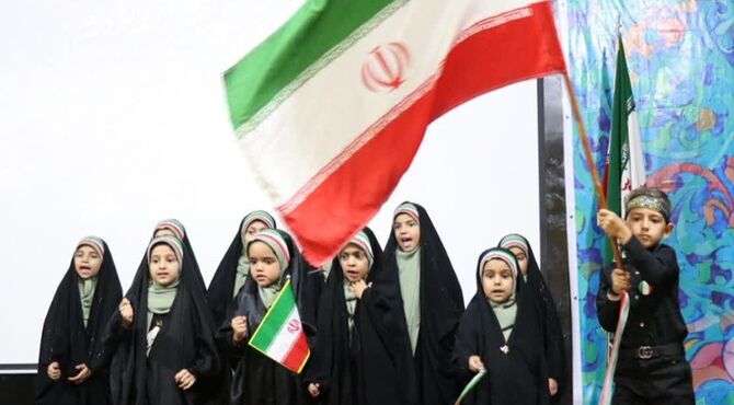 برگزاری همایش دانش‌آموزی «باید برخاست» در ابرکوه

