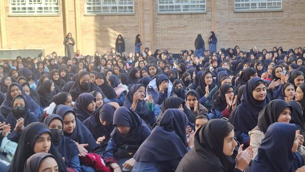 جشن ولادت حضرت زینب(س) در دبیرستان سردار سلیمانی ۳