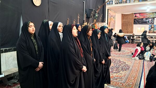 جشن نیمه شعبان در دبیرستان حضرت زینب (س)