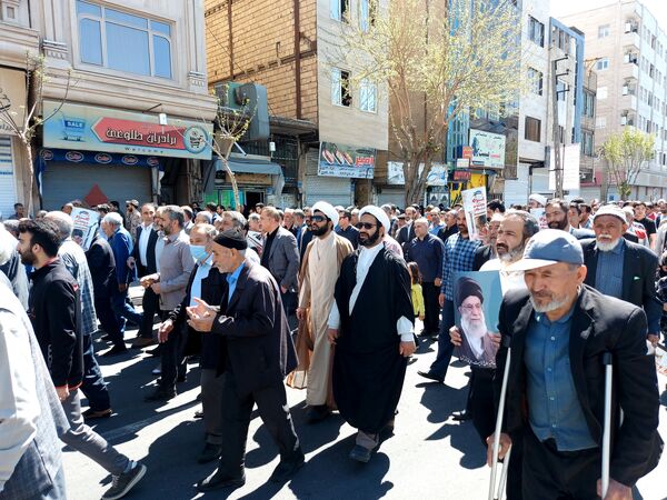 راهپیمایی روز قدس با حضور مدیرکل آموزش و پرورش شهرستان‌های تهران در کهریزک 