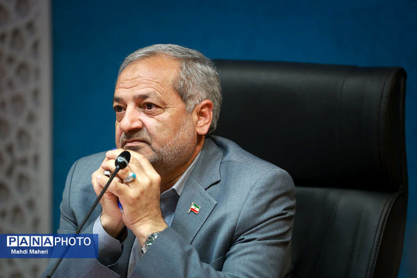 شرکت‌های پتروشیمی‌ پای کار آموزش/ ۲۹.۵ همت برای هوشمندسازی مدارس کشور