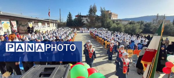 آیین نواختن « گلبانگ انقلاب » در مدرسه 22 بهمن دلند