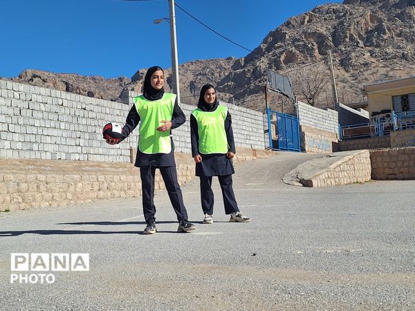 رقابت مسابقه داژبال دانش‌آموزان شلیل و ملک‌شیر