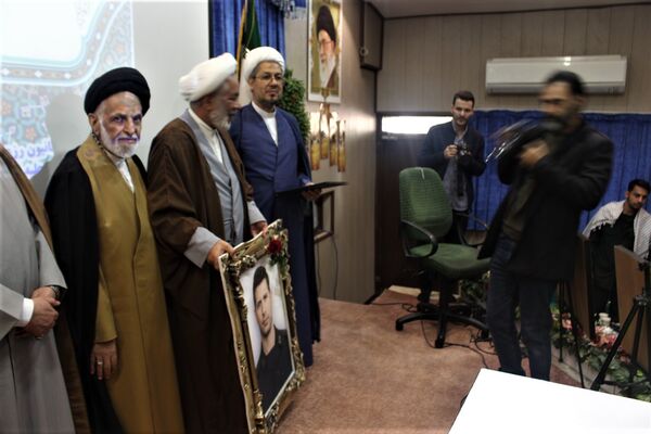 تجلیل از خادمان و فرهنگ‌یاران نماز در قم