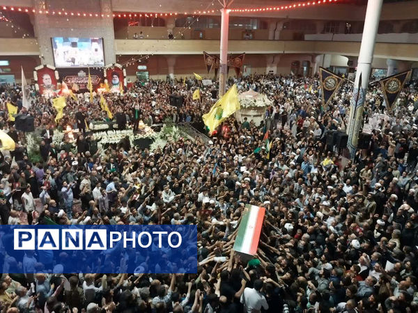 جلوه‌هایی از مراسم وداع با پیکر سردار شهید «نیلفروشان» در قم