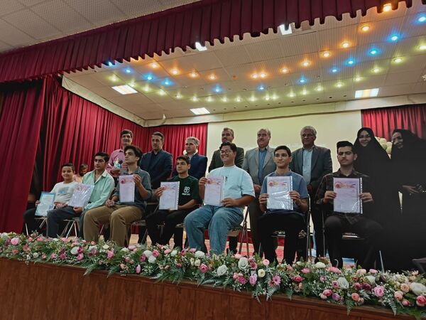 تقدیر از رتبه های استانی و کشوری جشنواره فرهنگی هنری فردا