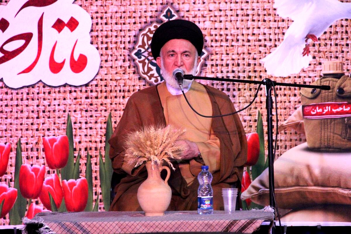 جوانان با منطق الهی باید راه آنان را ادامه دهند