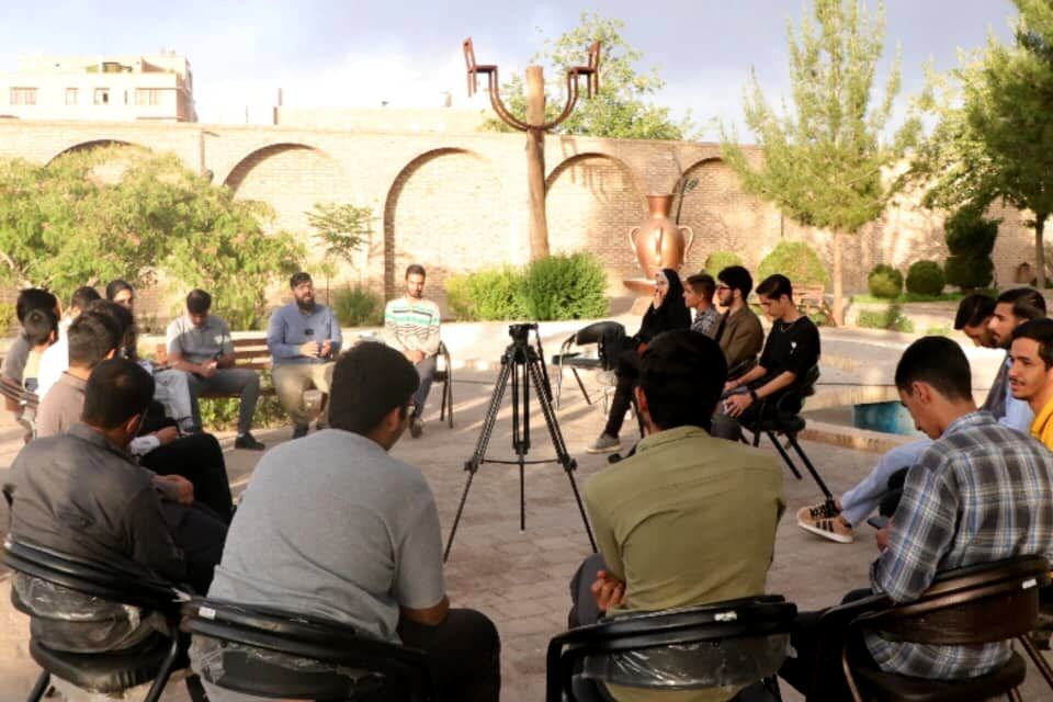 نوجوانان کرمانی با الهام از راه شهید رئیسی پای کار آمدند
