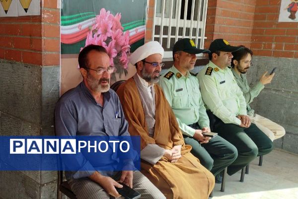 برگزاری جشن شکوفه ها در دبستان امام رضا ۱ شهر قیامدشت