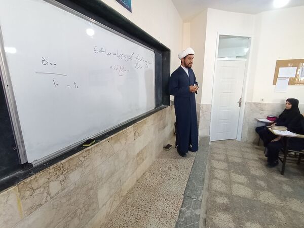 گفتمان دینی در دبیرستان دخترانه فاطمیه کاشمر