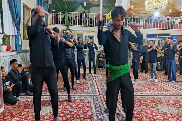 هیئت  زنجیر زنی و عزاداری اباعبدالله الحسین علیه السلام  بار درشب هفتم محرم  