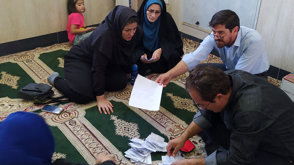 برگزاری جلسه انجمن اولیاء و مربیان دبستان معلم 
