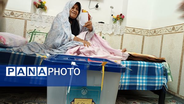 حضور اقشار مختلف مردم لارستان پای صندوق‌های رای