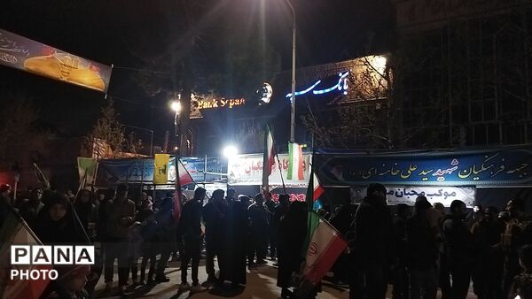 خیابان امام خمینی میزبان موکب های مردمی شد 