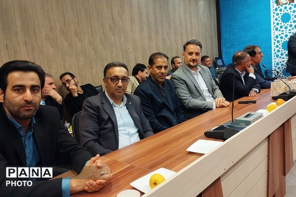 تقدیر از مدیران مدارس ابتدایی بهارستان دو