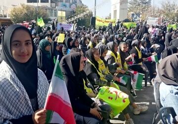 طنین فریاد مبارزه با استکبار در  آباده ؛ تداوم راه شهدای دانش آموز
