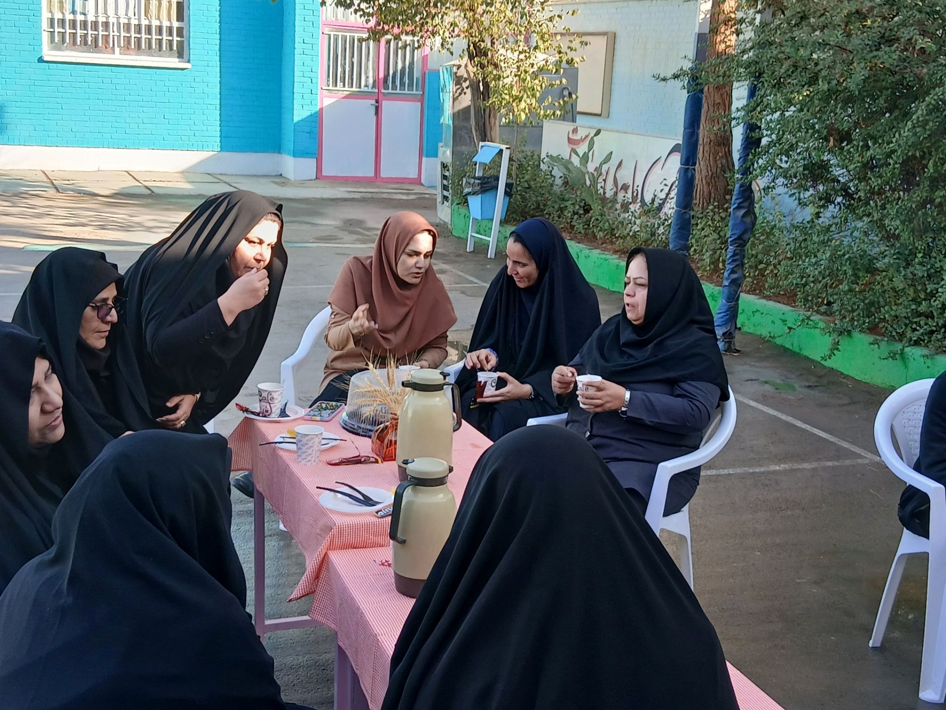 کافی شاپی به وسعت آرزوهای فاطمیه