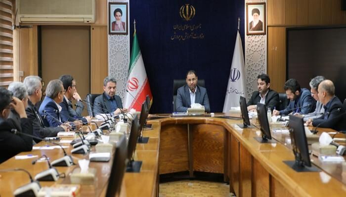 نقش معلم در تربیت نیروی انسانی تمام‌نشدنی و ماندگار است