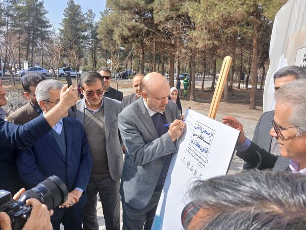 دومین روز گردهمایی از صحن دانش تا کرسی قانون‌گذاری 