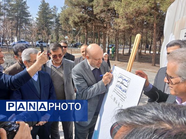 دومین روز گردهمایی از صحن دانش تا کرسی قانون‌گذاری 