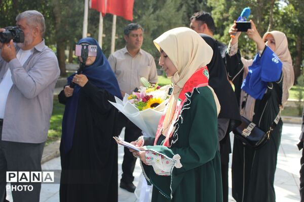  عطرافشانی مزار شهدای گمنام نظرآباد 