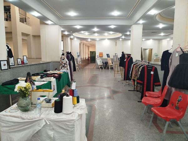 نمایشگاه هفته مشاغل هنرستان کار و دانش دخترانه فاطمیه شهرستان جم 