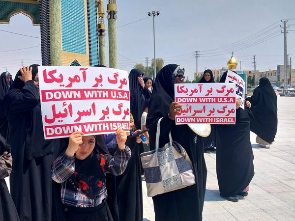 تجمع مردم پارسیان در حمایت از عملیات وعده صادق