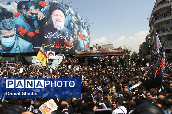 مراسم تشییع پیکر شهدای خدمت در تهران