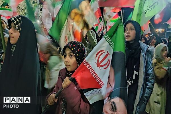 جهاد حضور در خیابان ادامه دارد