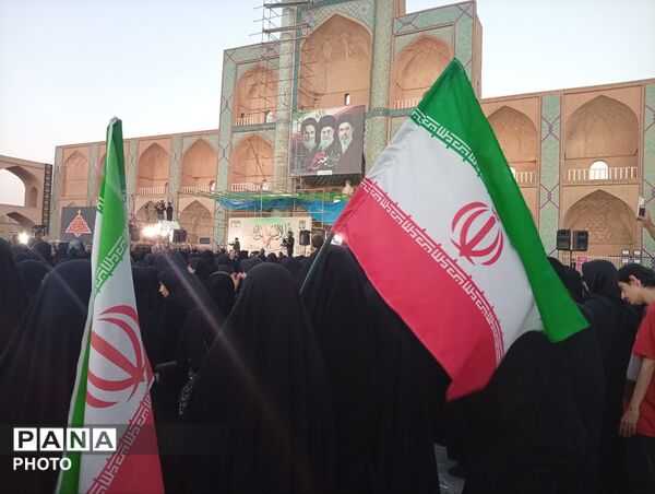طنین «یا حسین» در امیرچقماق؛ میثاق دوباره ی عاشوراییان یزد با راه شهدا