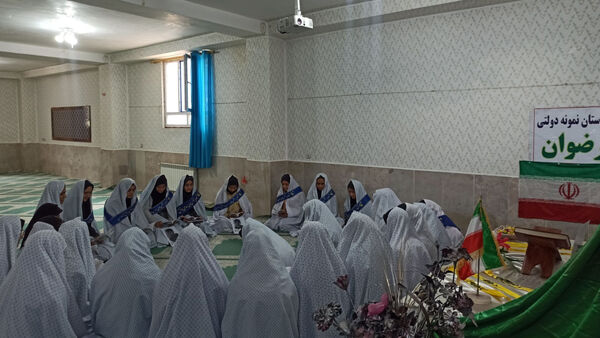 برگزاری هیئت انصارالمهدی (عج) در دبیرستان رضوان