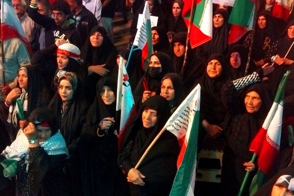 طنین دوباره شعارهای وفاداری در نورآباد؛ نود و هشتمین شب بیعت با رهبر انقلاب