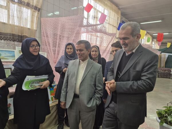 هفته ماها، فرصتی برای درخشش استعدادهای هنری دانش‌آموزان دبیرستان شهید همت
