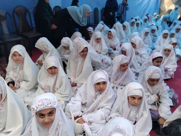 برگزاری جشن تکلیف فرشتگان دبستان شهید باهنر ۲ ملارد 