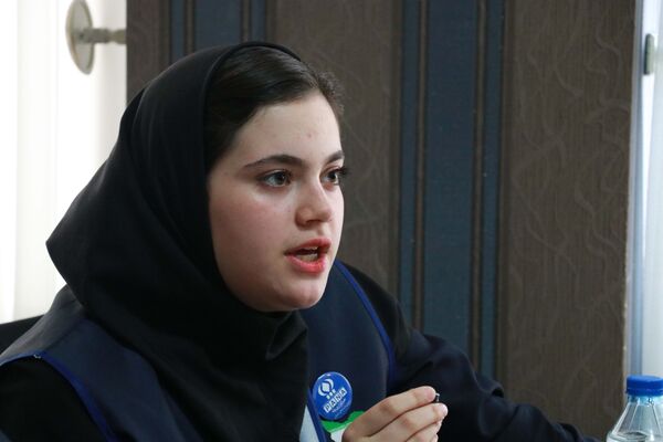 نشست صمیمی دانش‏‌آموز خبرنگاران و نمایندگان مجلس دانش‌آموزی آذربایجان شرقی با علی فلاحتکار