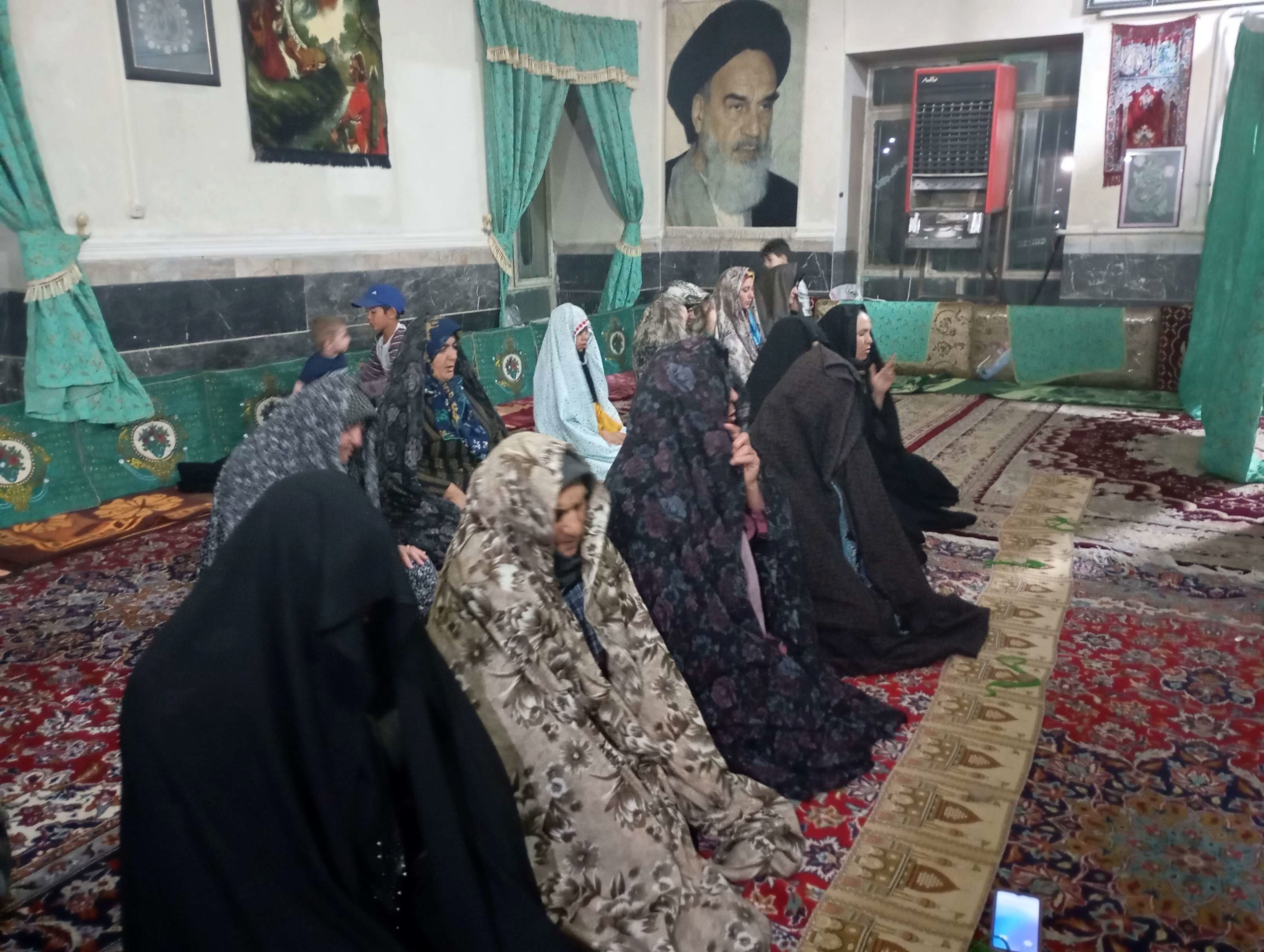 برگزاری نماز صد رکعتی در روستای گزکوه